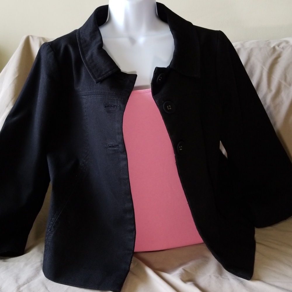 Host Pick 🎉 H&M 60s-Inspired Jacket